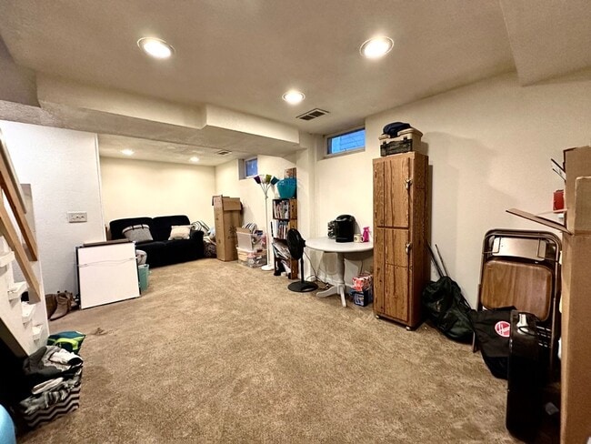 Building Photo - Available August!  Cozy 2 Bedroom, 2 Bathr...