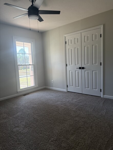 Building Photo - 2819 Reeves Ln