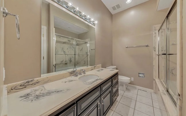 Building Photo - Garden Level in Luxury Home Available May 1st