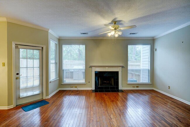 Building Photo - 7 N Spiral Vine Cir