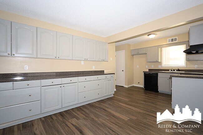 Building Photo - 2692 Dromedary Dr