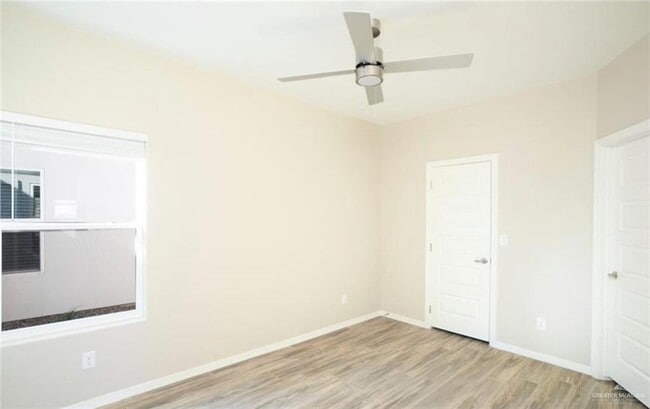 Building Photo - 7 E Walnut Ave