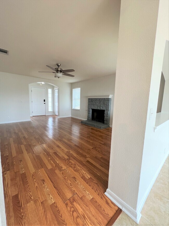 Building Photo - 740 Winborne Way