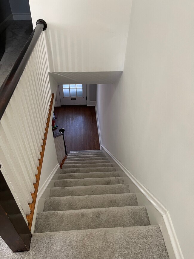 Building Photo - 714 3rd St