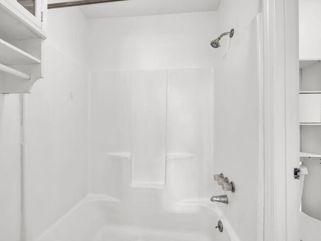Building Photo - 445 Gulf Shore Dr