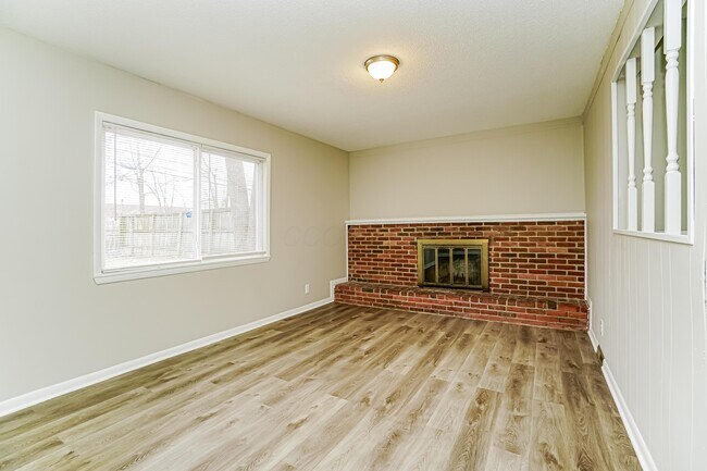 Building Photo - 5262 Hacket Dr