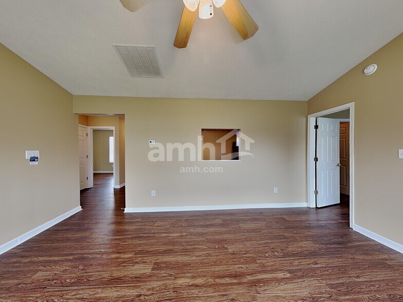 Building Photo - 18 Lasalle Ct