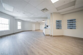 Building Photo - 12799 Doula Ln