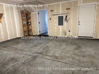 Building Photo - 10853 Big Meadow Dr