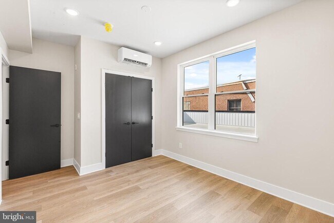 Building Photo - 1903 Jackson St