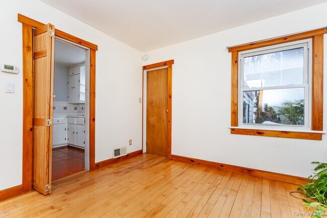 Building Photo - 530 Union Ave