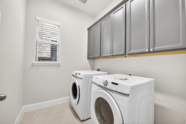 Building Photo - 12749 Friar St