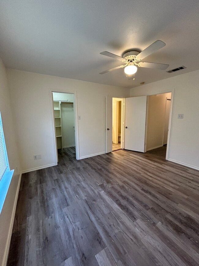 Building Photo - 3822 Stuart Rd