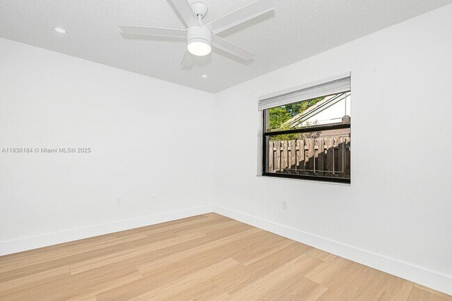 Building Photo - 15510 Gauntlet Hall Manor