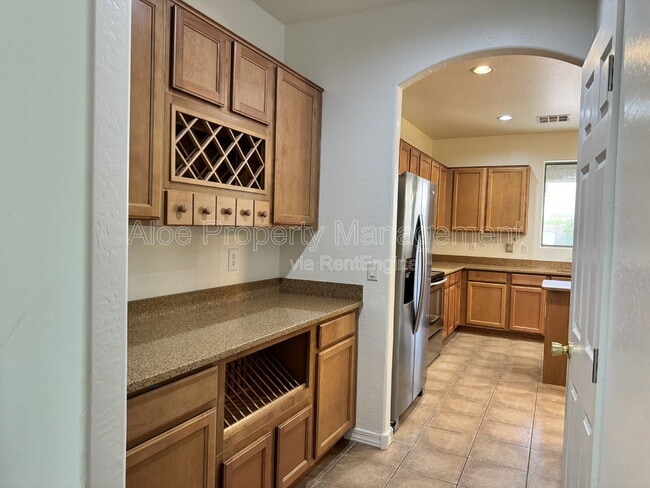 Building Photo - 43658 Caven Dr