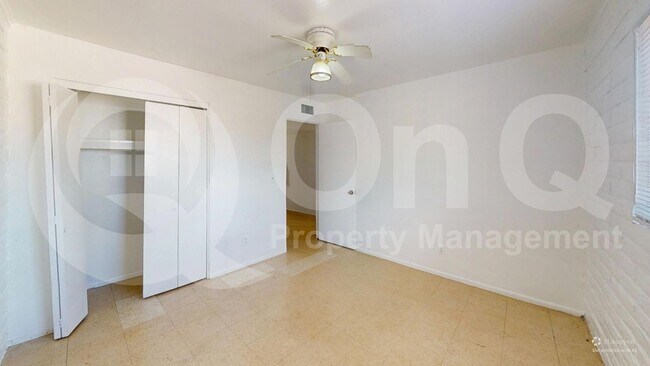 Building Photo - 872 W Glenn St
