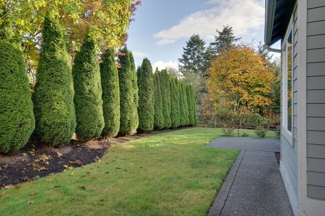 Building Photo - Move in Special for 4 Bedroom Easthill 2 s...