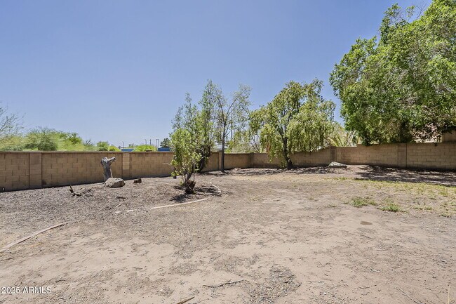 Building Photo - 4627 E McNeil St