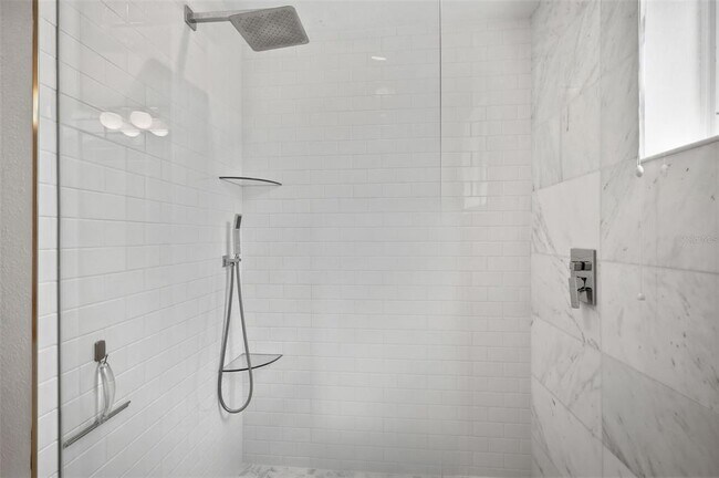 Building Photo - 141 Giralda Blvd NE