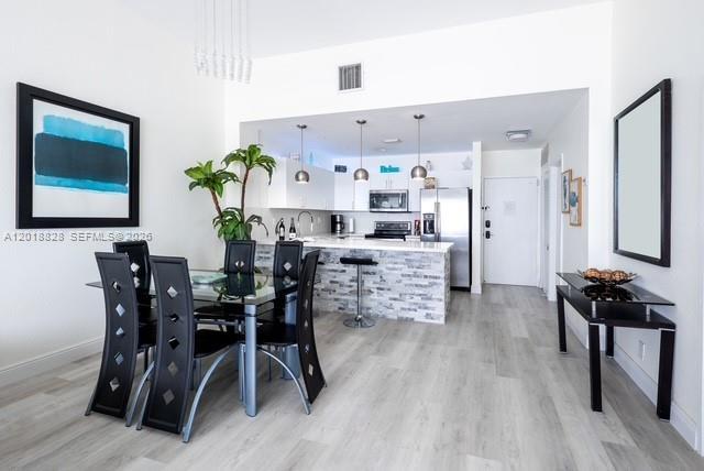 Building Photo - 3725 S Ocean Dr