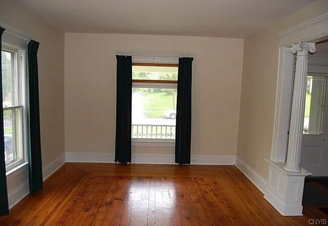 Building Photo - 312 Allen St