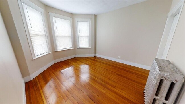 Building Photo - 33 Bellingham St