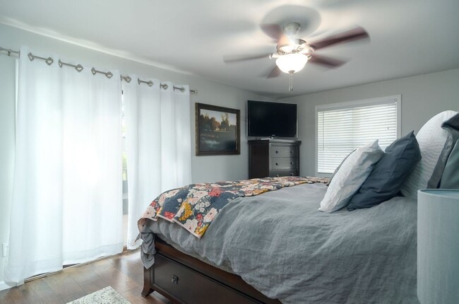 Building Photo - Nice Updated 3br/3ba In Wayzata (1 car garage)