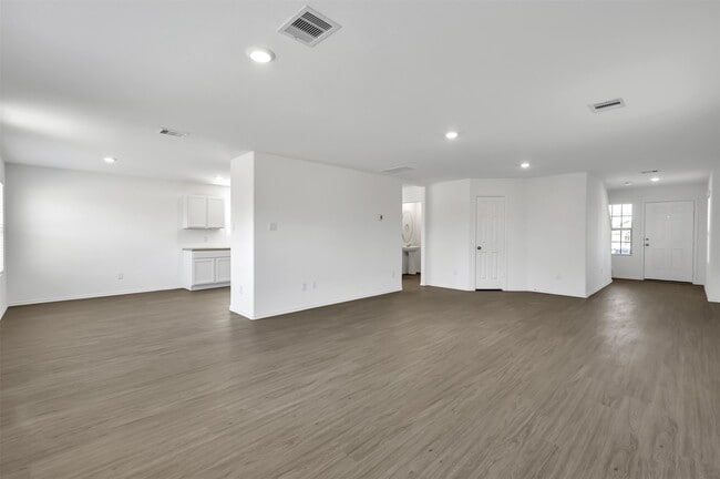 Building Photo - 1615 Oleander Grns Dr