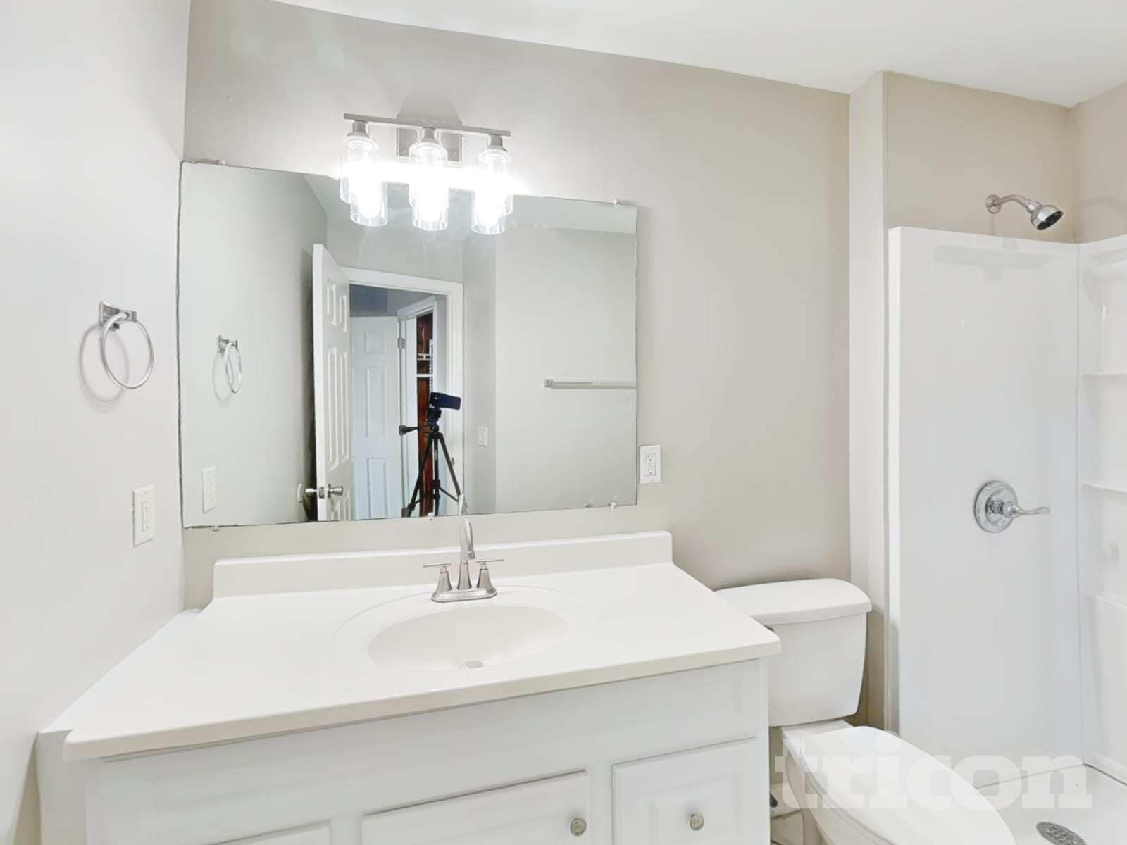 Building Photo - 818 Tarawood Ln