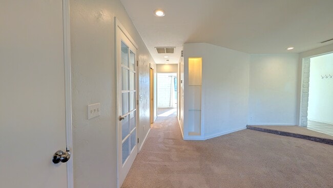 Building Photo - 1514 N Elaine Way