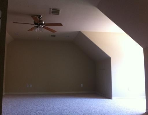 Building Photo - 703 SW Elmside Dr