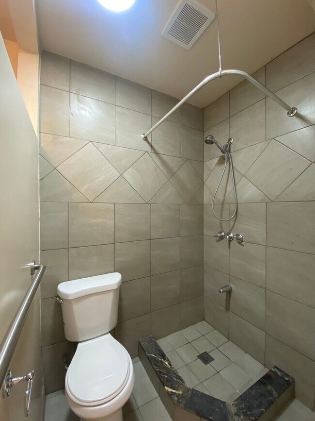 Building Photo - M120