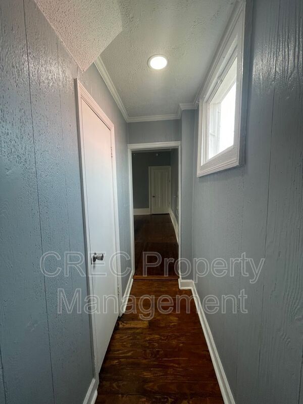 Building Photo - 121 Smith St