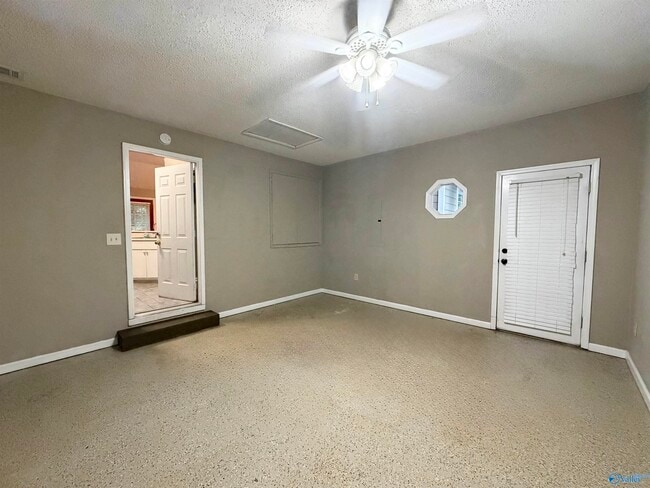Building Photo - 105 Sugarwood Ct