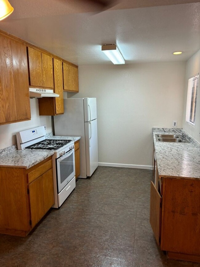 Building Photo - Upstairs Condo in Orcutt Area Reduced Deposit