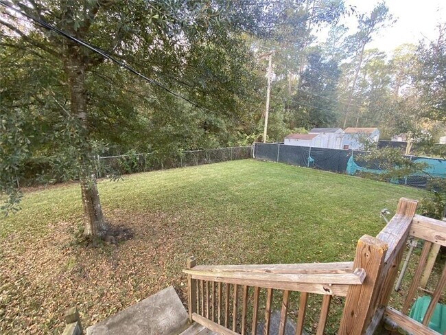 Building Photo - 1361 Westlawn Dr