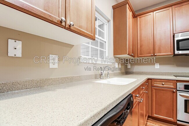 Building Photo - 3533 Claremont St