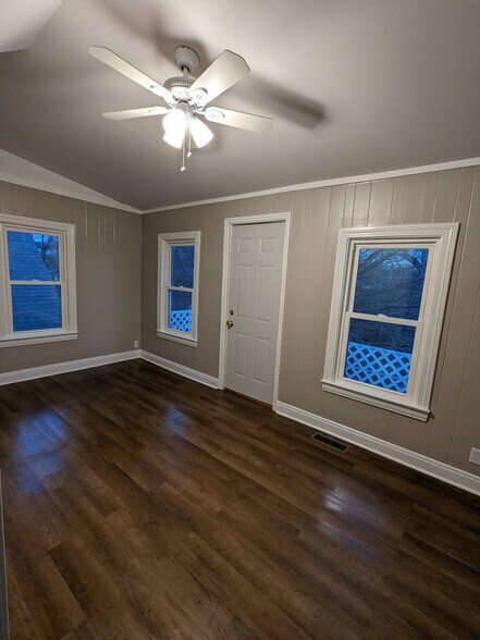 living and dining space - 4619 Southern Pky
