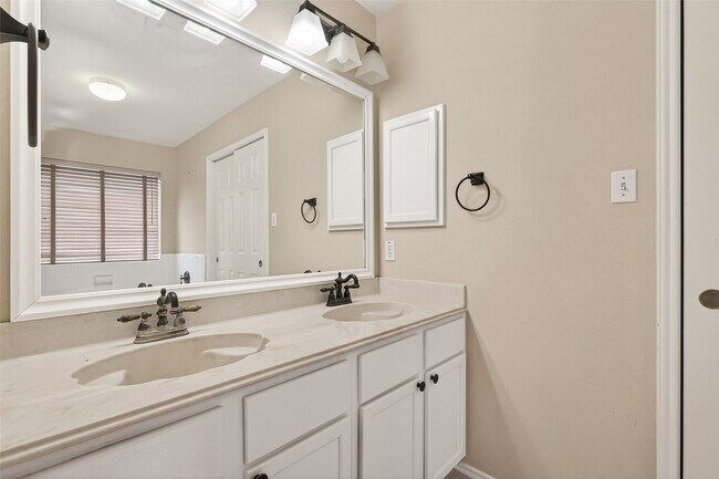 Building Photo - 23035 Canal Rd