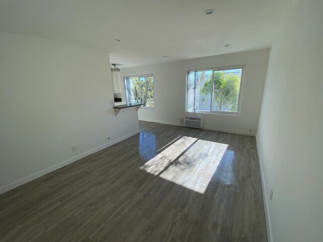 Building Photo - 5307 Sepulveda Blvd