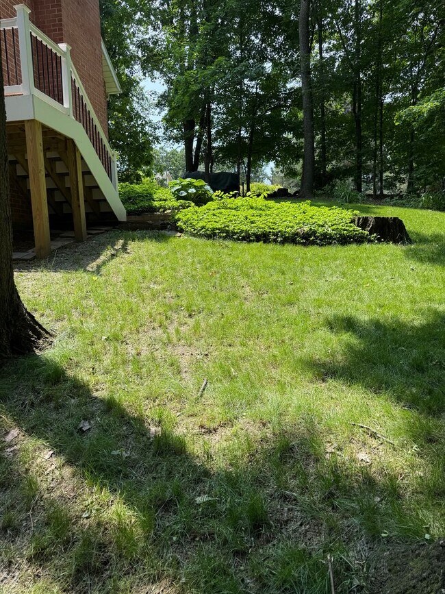 Building Photo - 1531 E Strohm Dr