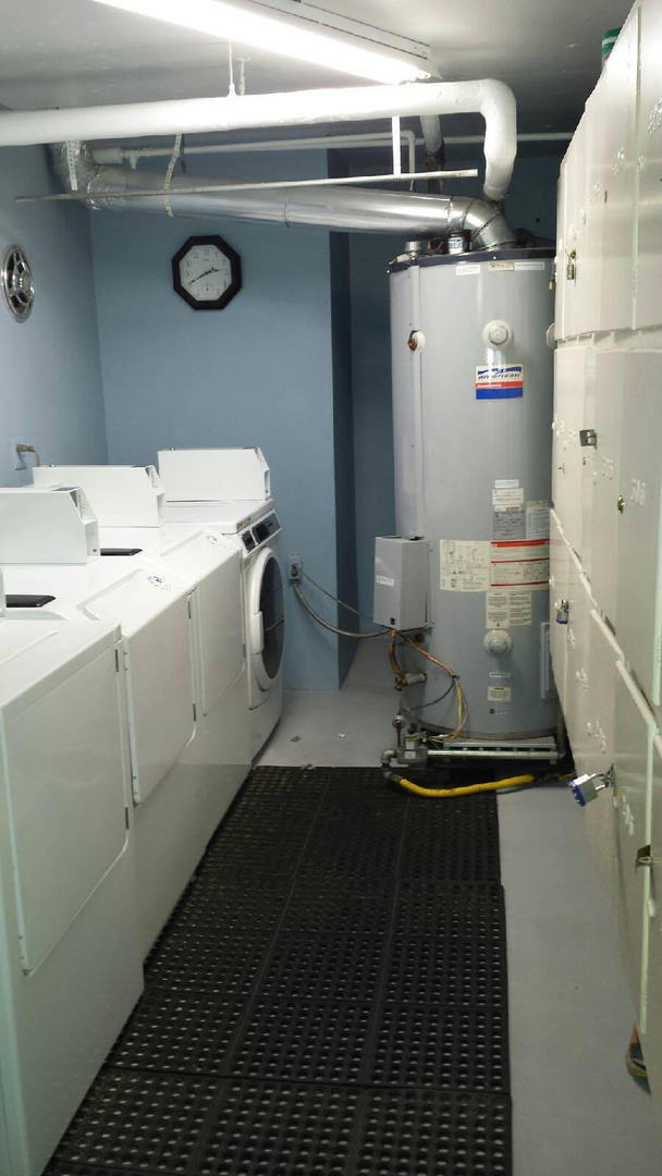 Building Photo - Available Soon! One Bedroom Steps From The Beach