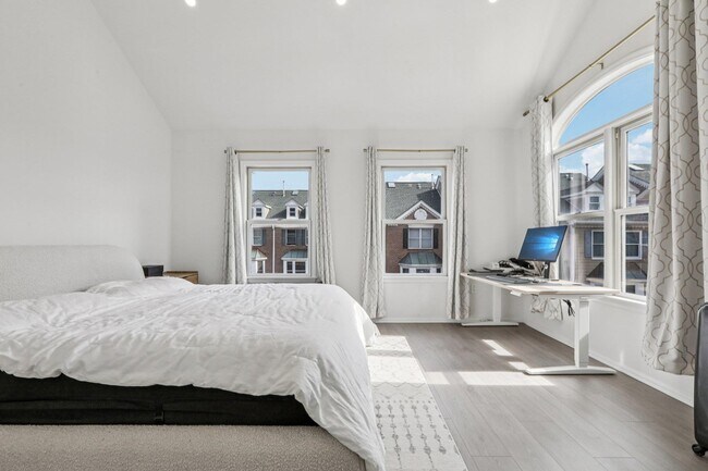 Building Photo - 458 Buffalo Ct