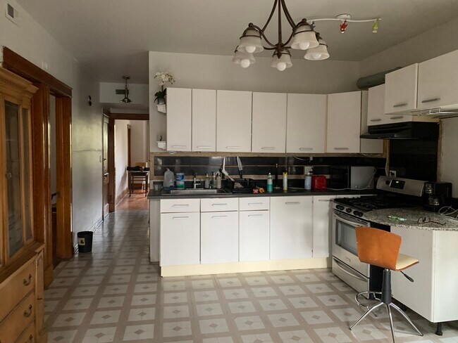 Building Photo - 3513 W Palmer St