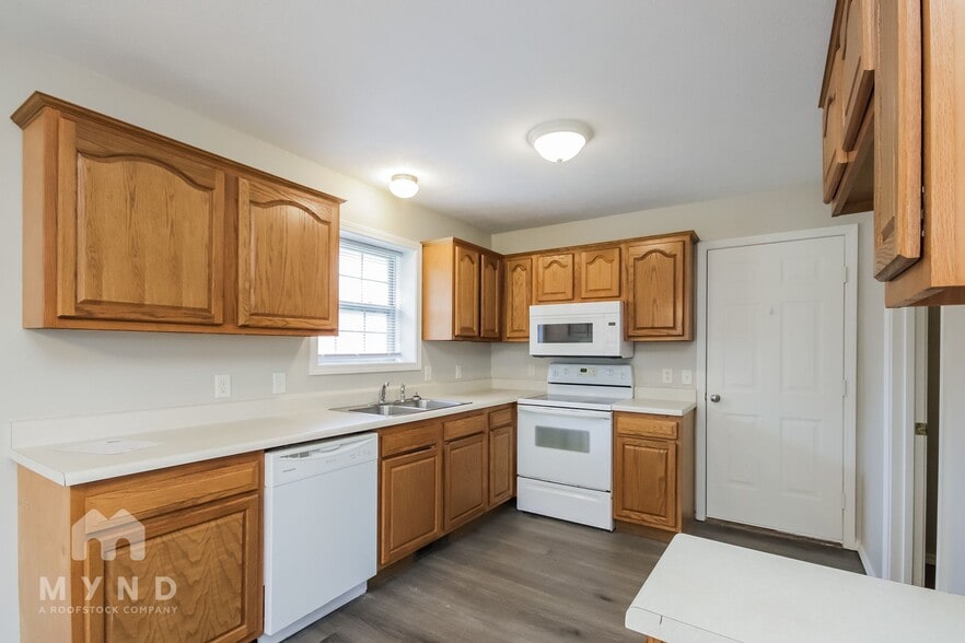 Building Photo - 413 Denton Cir