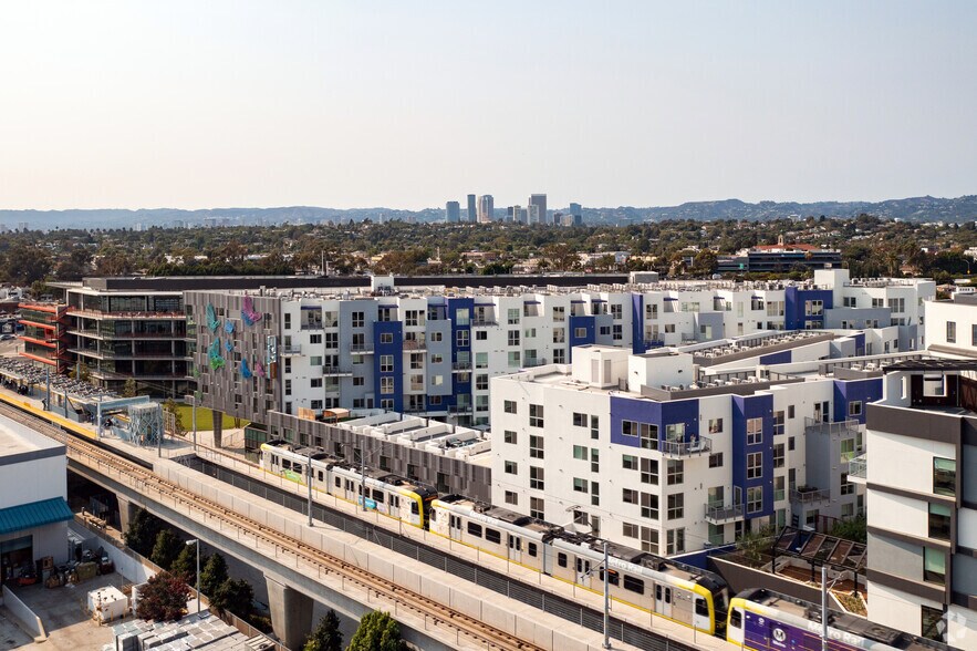 Aerial Photo - Upper Ivy Residences