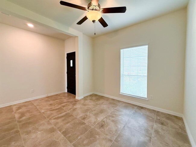 Building Photo - 20206 Heather Haven Dr