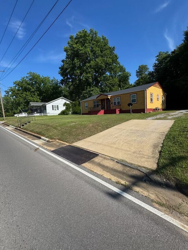 Building Photo - Duplex