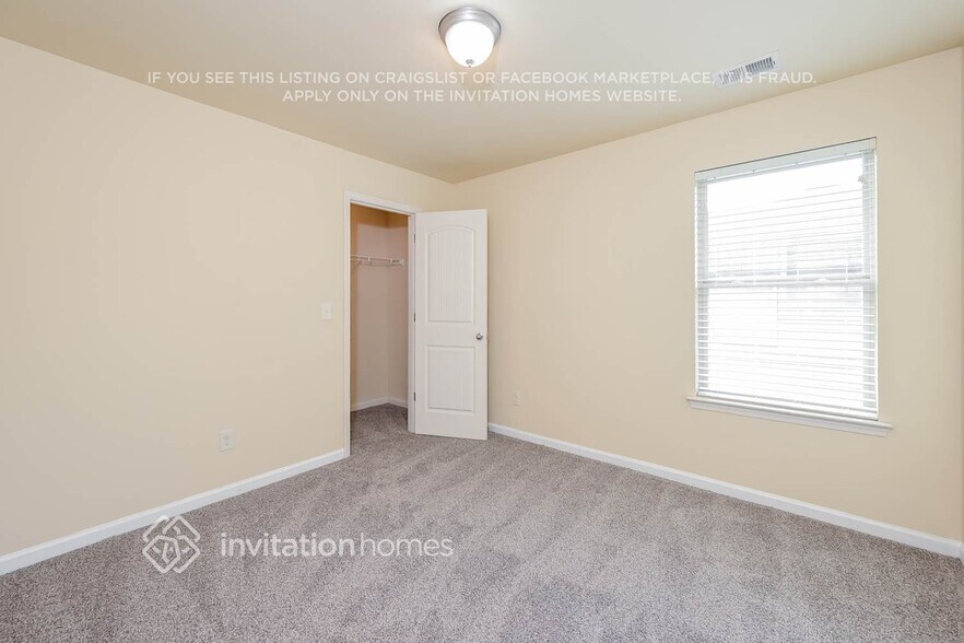 Building Photo - 374 Easley Dr SE