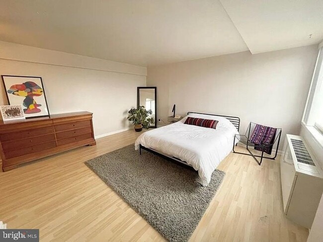 Building Photo - 301 N Beauregard St